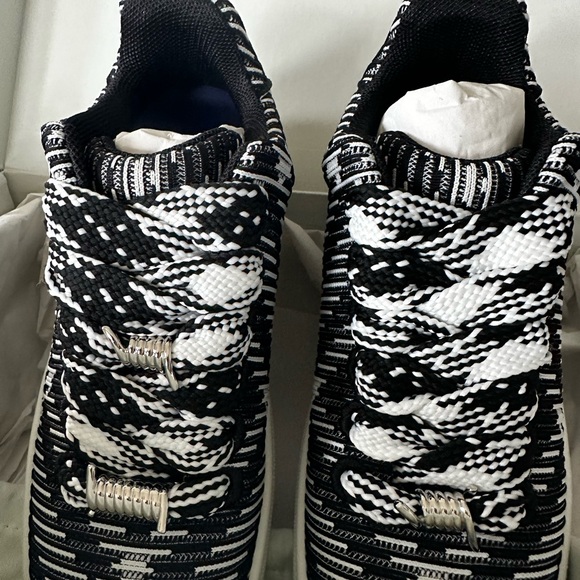 Burberry NEW! w TAGS! Black & White Novocheck Sneakers Size 37.5 - Picture 1 of 13